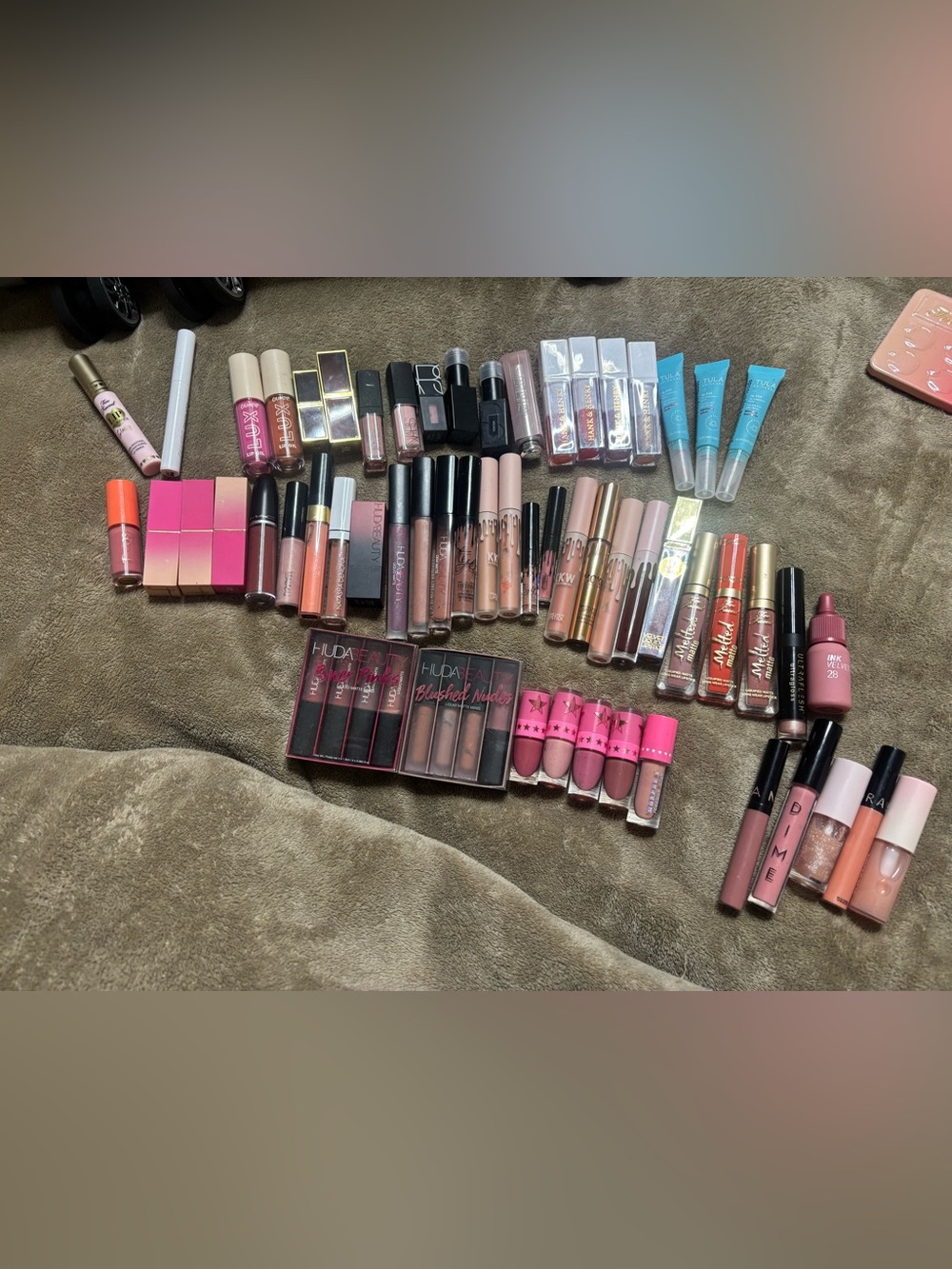 High End Lip Lot perfect for Make-up artist